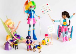 Toy Like Me a détourné des jouets existants pour sensibiliser à la cause du handicap ©Beth Moseley Photography
