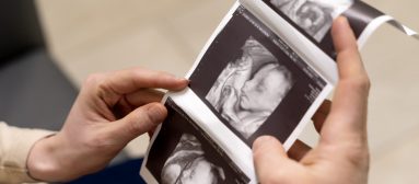 Diagnostic prénatal et handicap : la délicate décision d’avorter ou pas